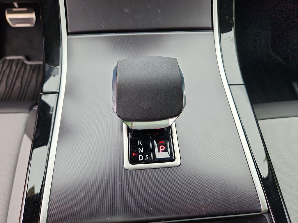 صورة 16 لـ 2026 LAND Rover RANGE ROVER VELAR P250