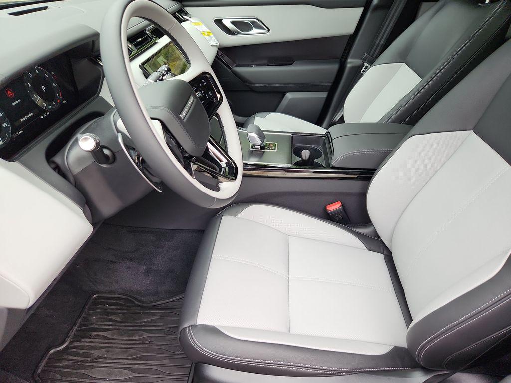 صورة 23 لـ 2026 LAND Rover RANGE ROVER VELAR P250