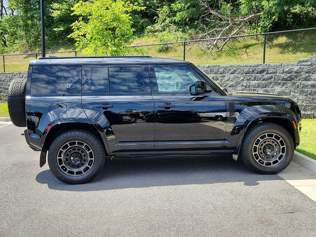 2026 LAND Rover DEFENDER OCTA — миниатюра 11