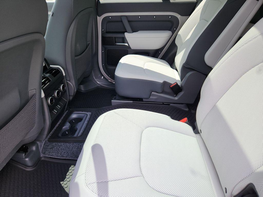 2026 LAND Rover DEFENDER P300 S 照片 5
