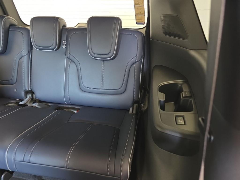 صورة 30 لـ 2026 Infiniti QX80 SPORT