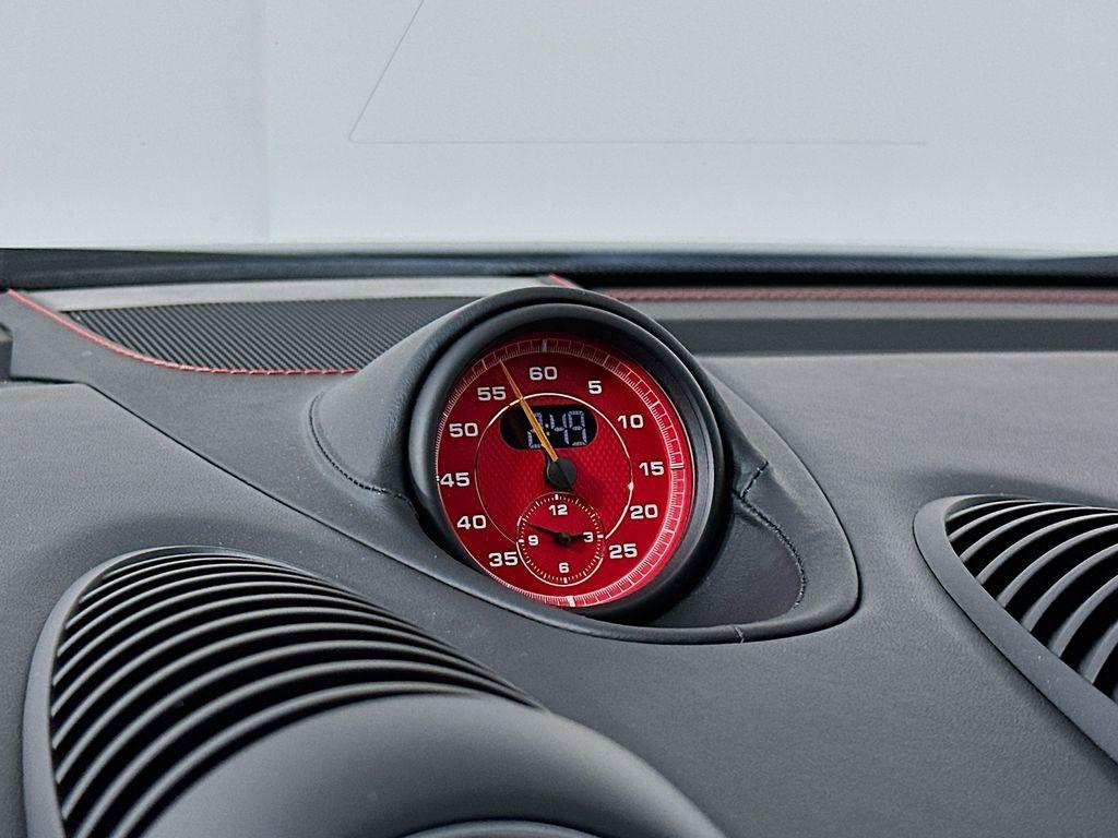 2022 Porsche 718 CAYMAN GT4 — миниатюра 20