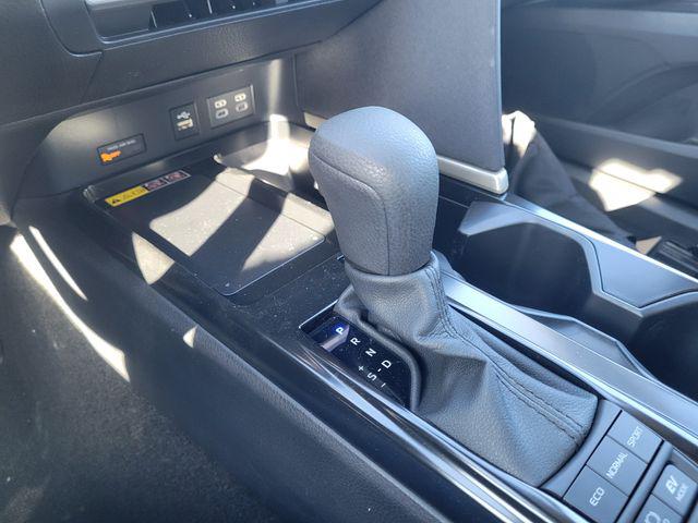 صورة مصغرة 25 لـ 2026 Toyota CAMRY LE