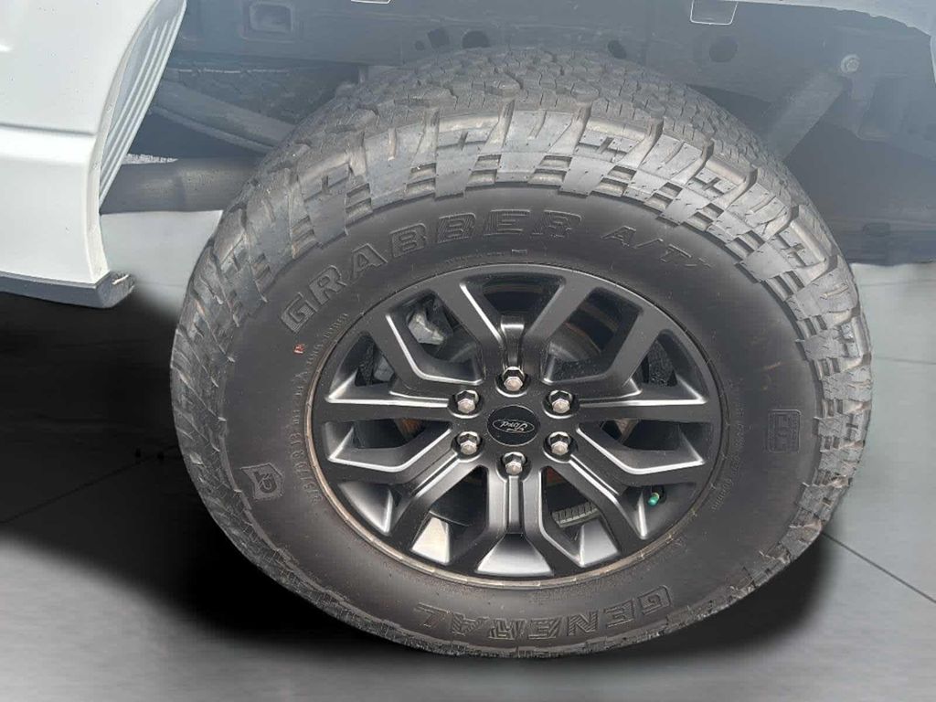 صورة مصغرة 34 لـ 2025 FORD F-150 TREMOR