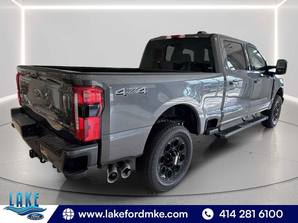 2026 FORD F-250 LARIAT photo 7