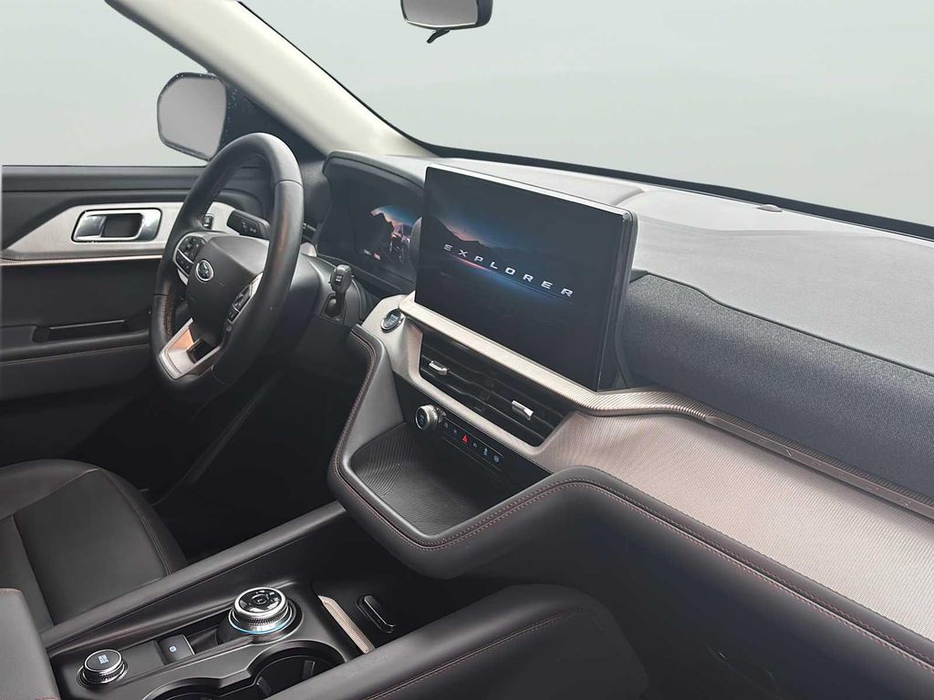 صورة 10 لـ 2025 FORD EXPLORER ACTIVE