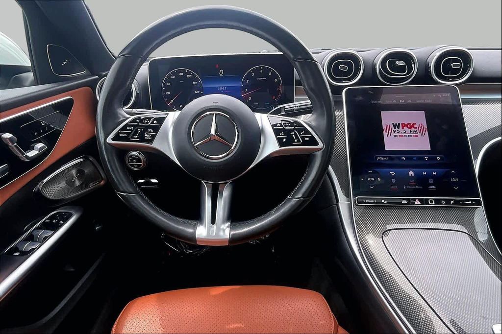 صورة 6 لـ 2023 Mercedes-BENZ C-CLASS