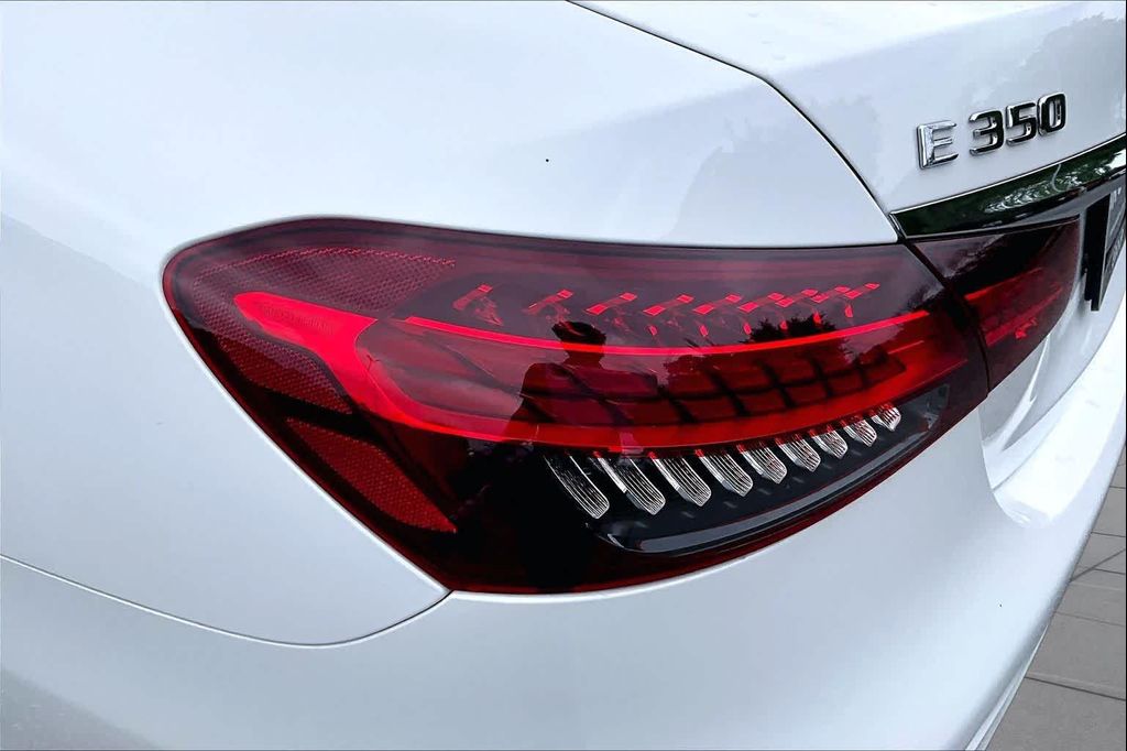 2022 Mercedes-BENZ E-CLASS 缩略图 29