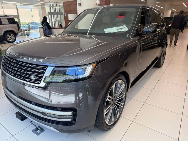 New 2026 Land Rover Range Rover P400 SE 7 Seat