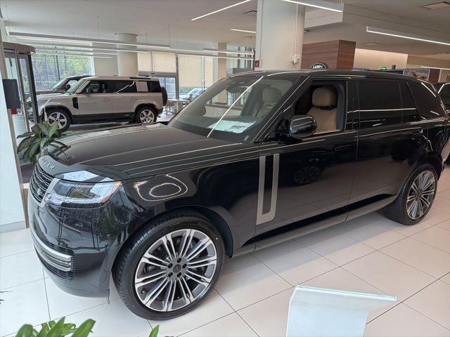 New 2026 Land Rover Range Rover P400 SE 7 Seat