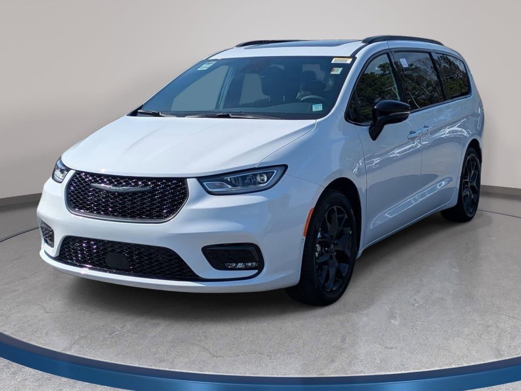 New 2026 Chrysler Pacifica Limited