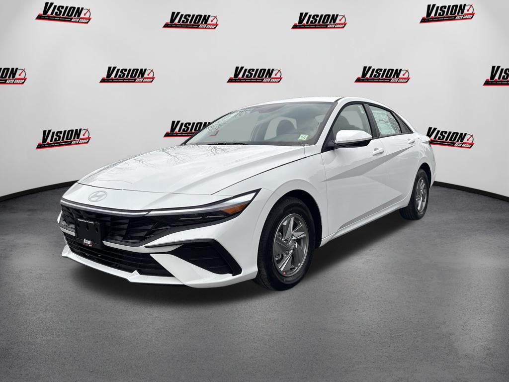 New 2026 Hyundai ELANTRA SE