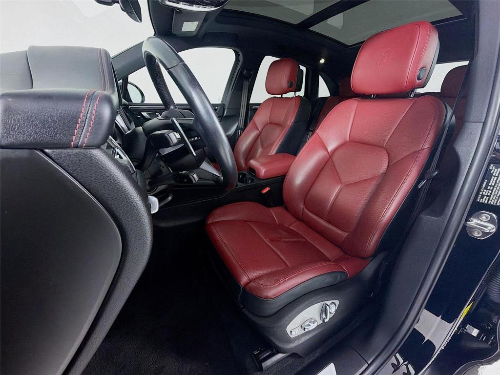 صورة 5 لـ 2023 Porsche MACAN S