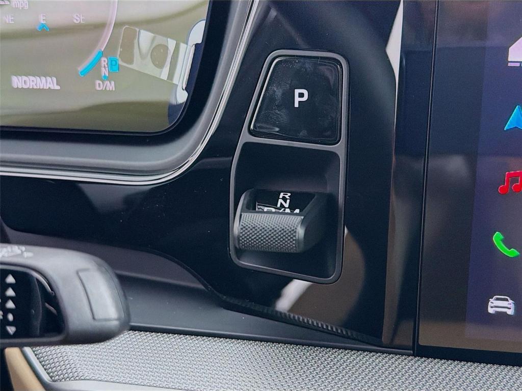 2026 Porsche CAYENNE AWD thumbnail 16