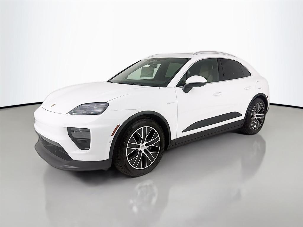 New 2026 Porsche Macan Base