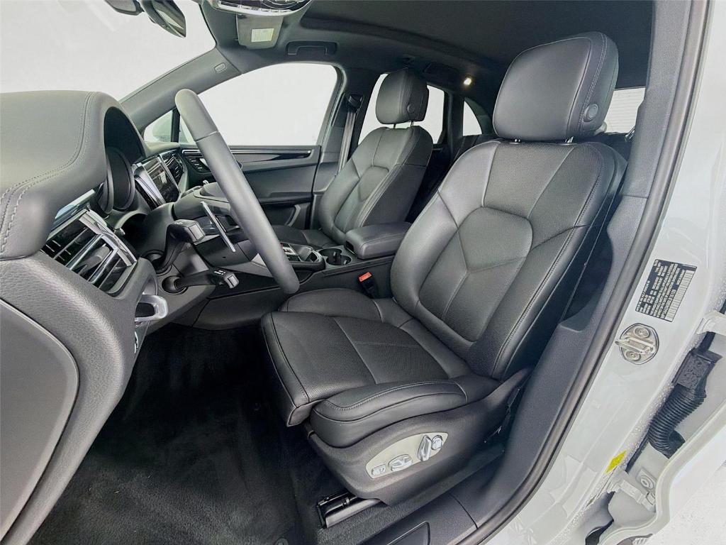 صورة 5 لـ 2025 Porsche MACAN