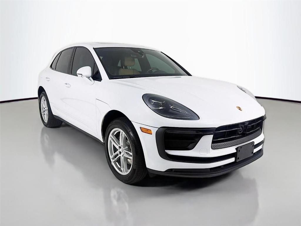 2023 Porsche MACAN T — миниатюра 29