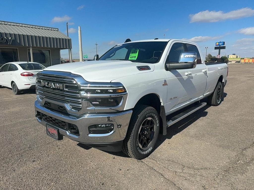 New 2025 RAM 2500 Laramie Crew Cab 4x4 8' Box