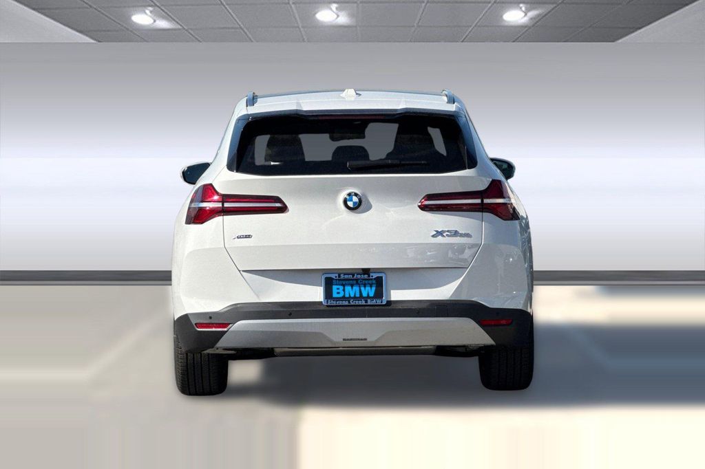 صورة 10 لـ 2026 BMW X3 30 XDRIVE