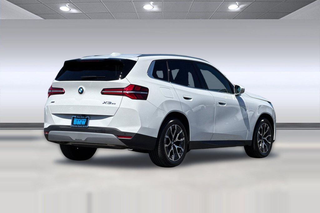 صورة 9 لـ 2026 BMW X3 30 XDRIVE