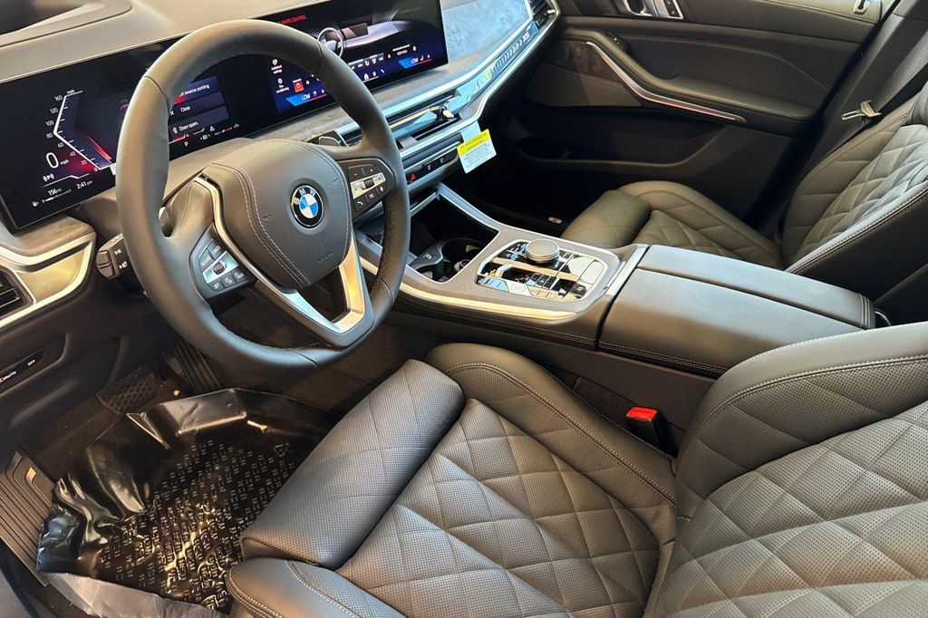 صورة 4 لـ 2026 BMW X5 XDRIVE40I