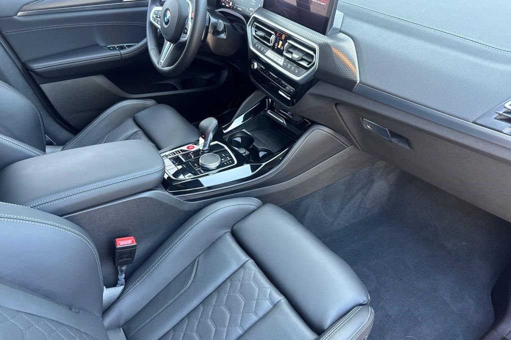 2025 BMW X4 M AWD — миниатюра 34