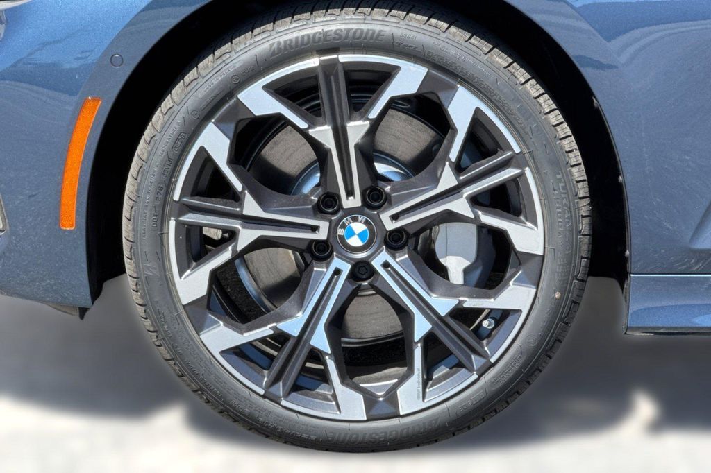 صورة مصغرة 13 لـ 2026 BMW 330 XDRIVE NA