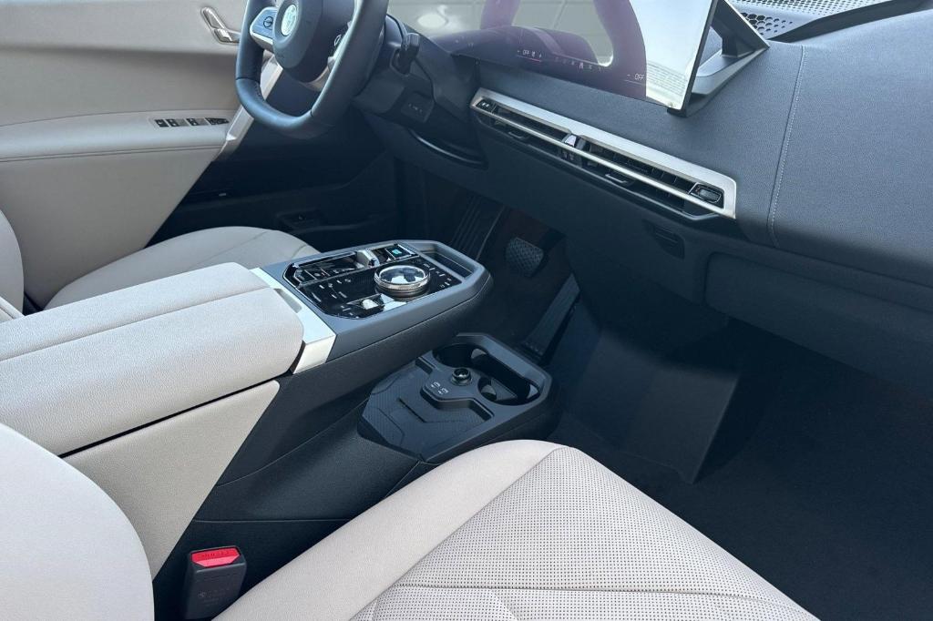 صورة مصغرة 27 لـ 2026 BMW IX XDRIVE45