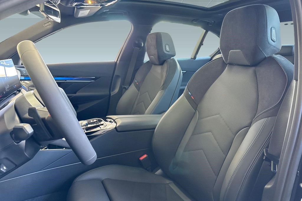 2026 BMW I5 M60 缩略图 23