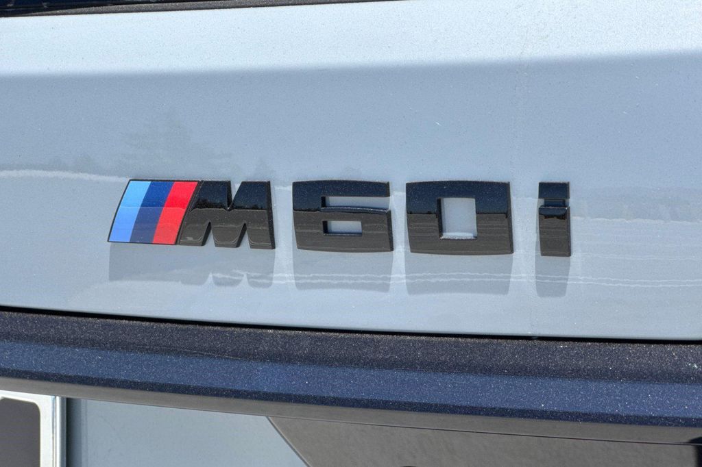 صورة مصغرة 27 لـ 2027 BMW X7 M60I