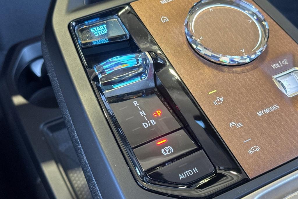 صورة مصغرة 17 لـ 2023 BMW IX M60