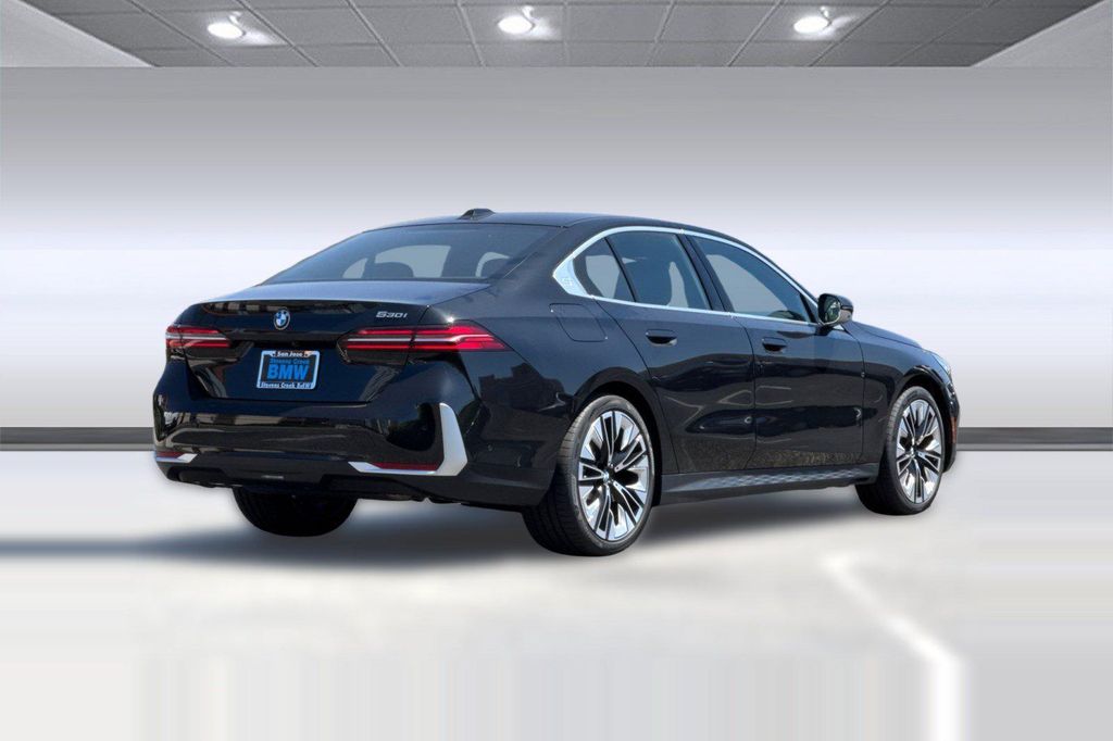 2027 BMW 530 I 缩略图 9