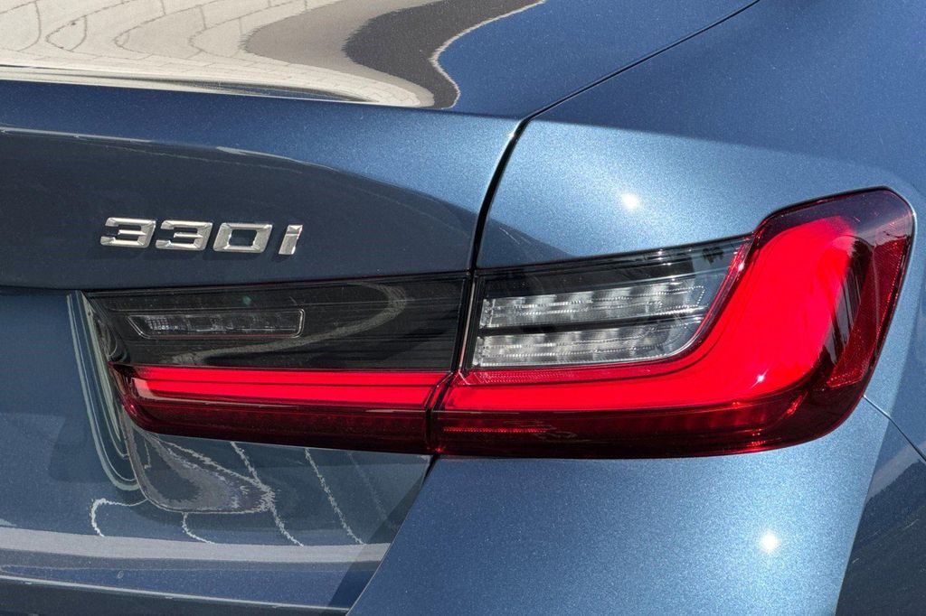 2026 BMW 330 NA 缩略图 12