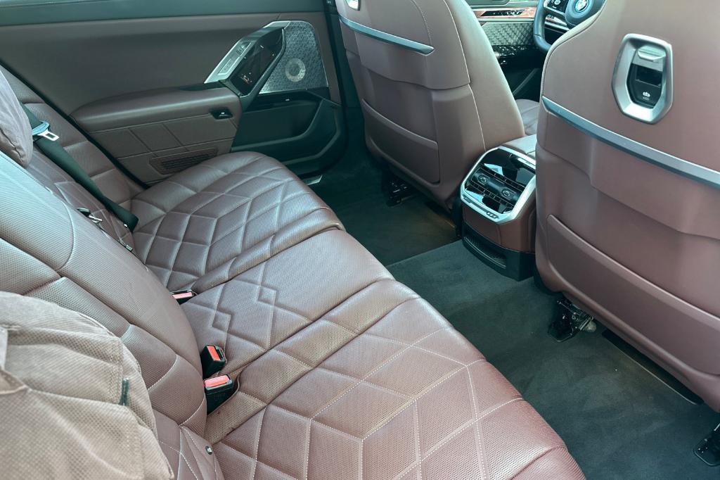 صورة مصغرة 32 لـ 2023 BMW I7 XDRIVE60