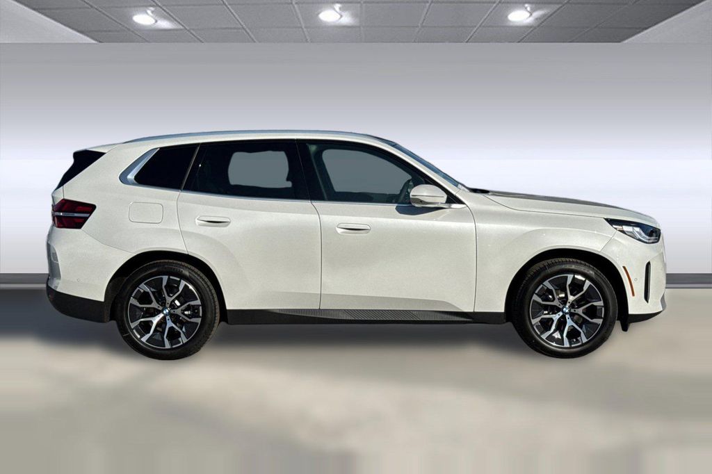 صورة 8 لـ 2026 BMW X3 30 XDRIVE