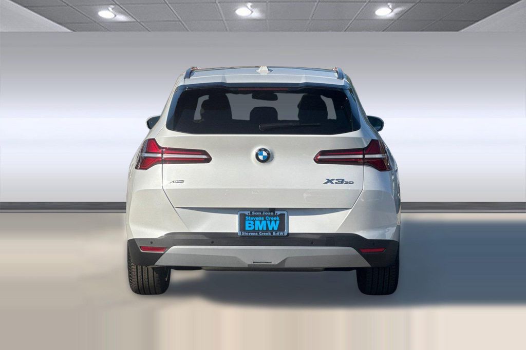 صورة 10 لـ 2026 BMW X3 30 XDRIVE