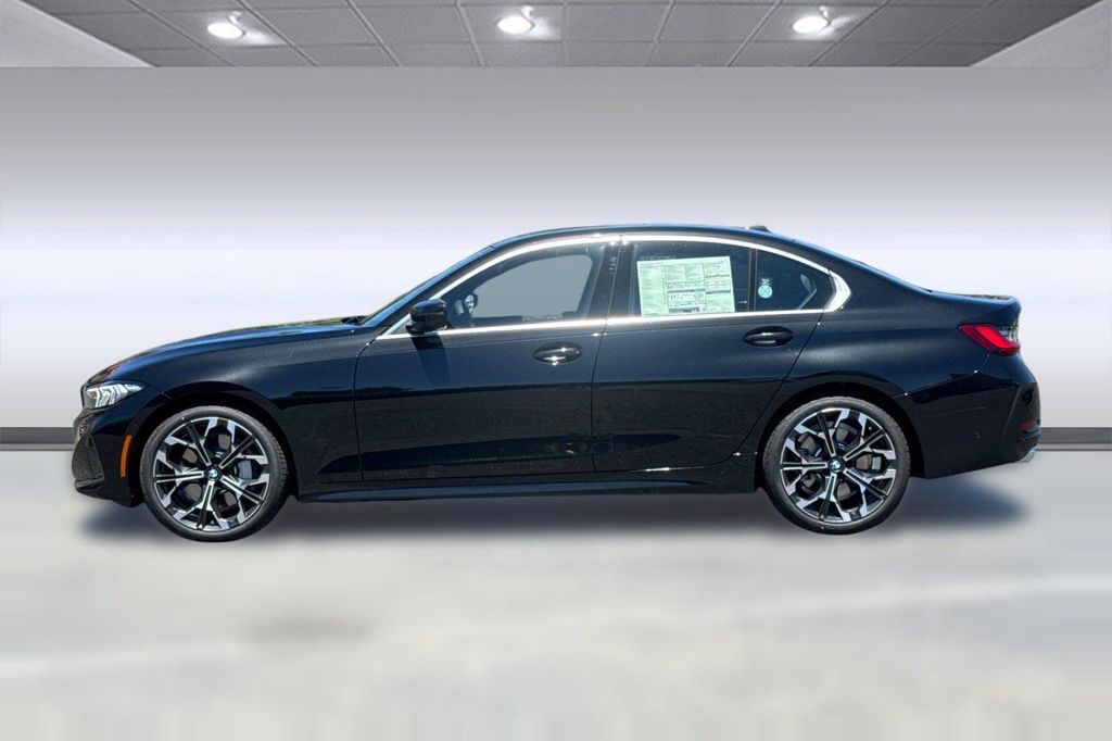 صورة 2 لـ 2026 BMW 330 330I