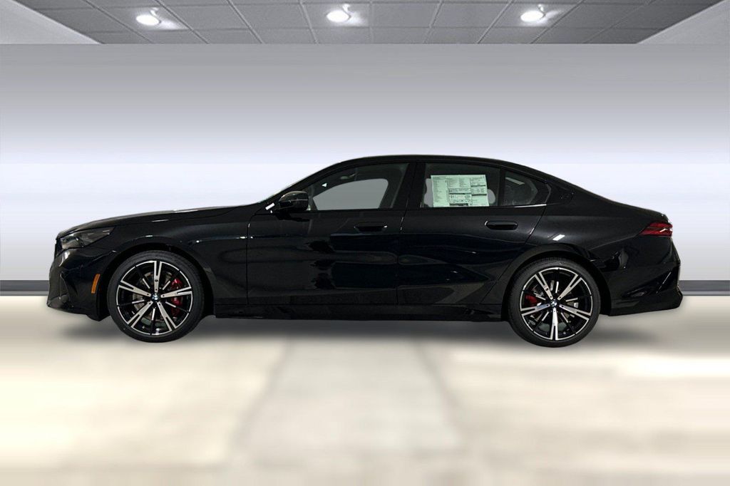 صورة مصغرة 2 لـ 2027 BMW 530 I