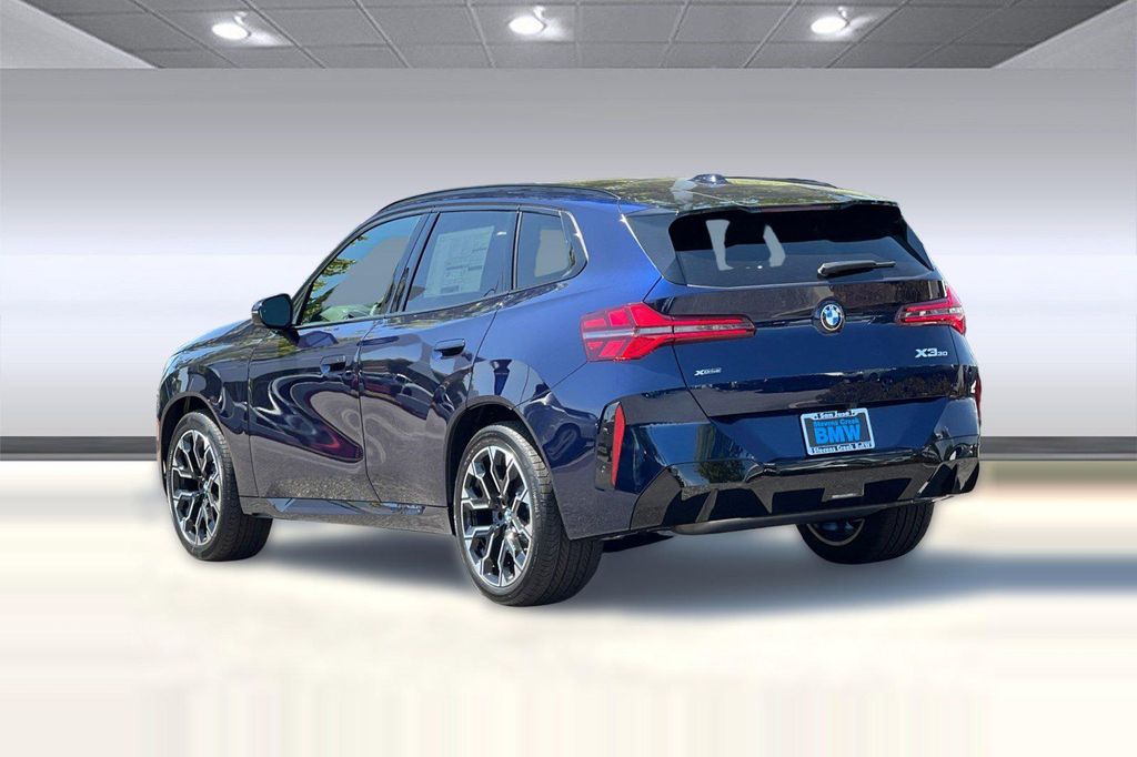 صورة 3 لـ 2026 BMW X3 30 XDRIVE
