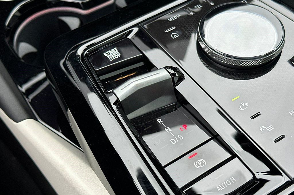 صورة مصغرة 16 لـ 2027 BMW 530 I