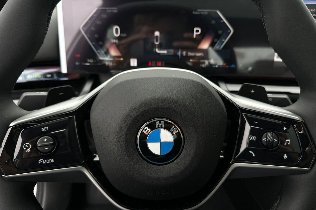 صورة مصغرة 10 لـ 2027 BMW 530 I