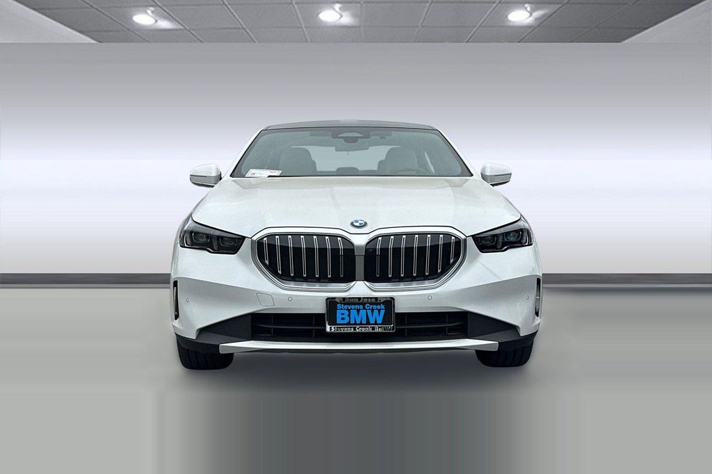 صورة مصغرة 5 لـ 2027 BMW 530 I