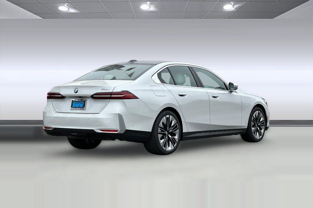 صورة مصغرة 8 لـ 2027 BMW 530 I