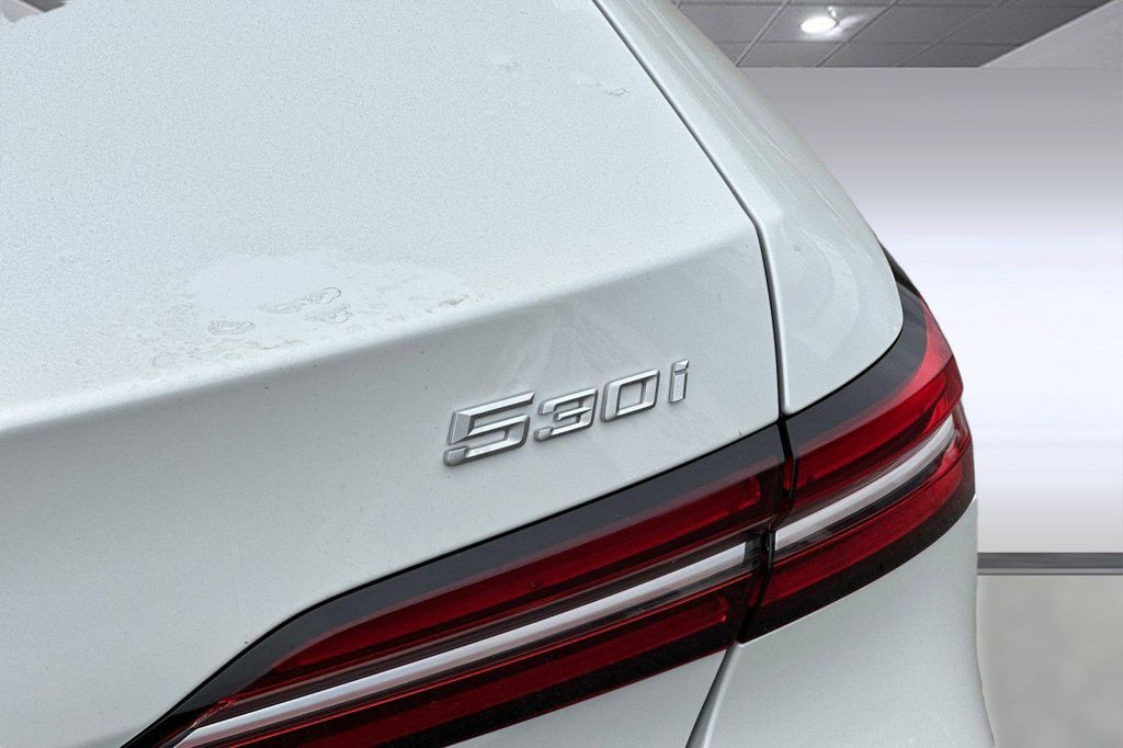 صورة مصغرة 25 لـ 2027 BMW 530 I