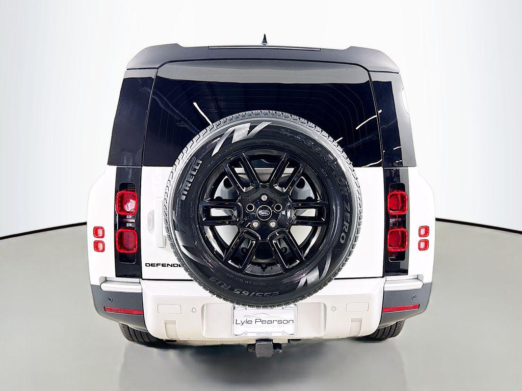 صورة 10 لـ 2024 LAND Rover DEFENDER 130 P400 S