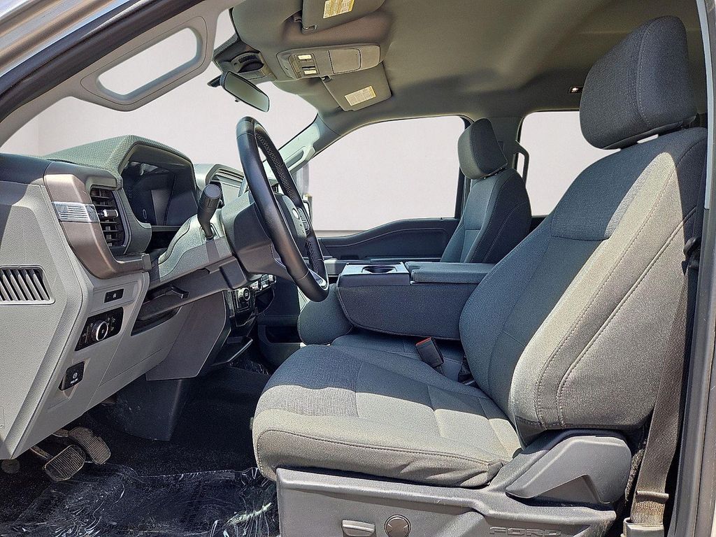 صورة مصغرة 22 لـ 2025 FORD F-150 XLT