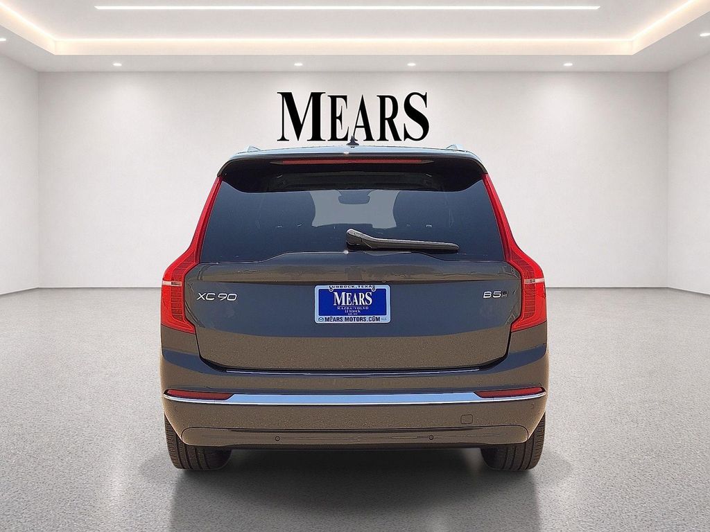 2024 Volvo XC90 B5 CORE BRIGHT THEME — фото 5
