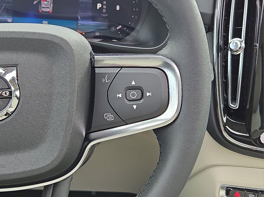 2026 Volvo XC40 PLUS, B5 AWD GAS (MILD HYBRID), DARK thumbnail 20