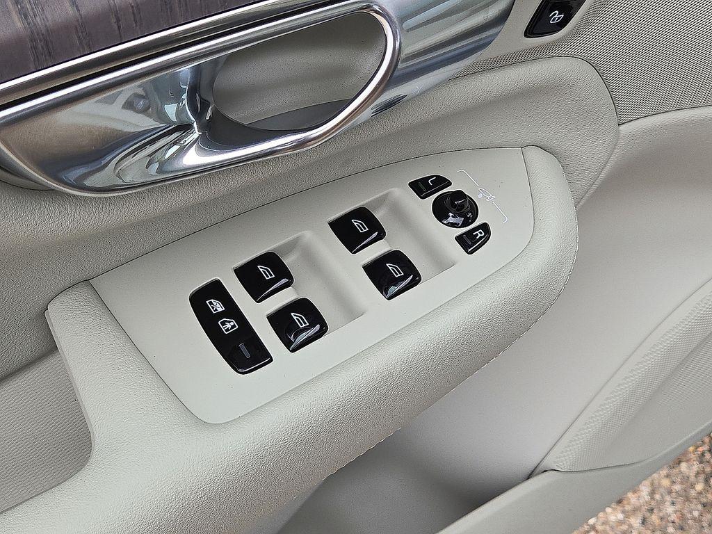 2026 Volvo XC90 B6 ULTRA 7-SEATER 缩略图 22