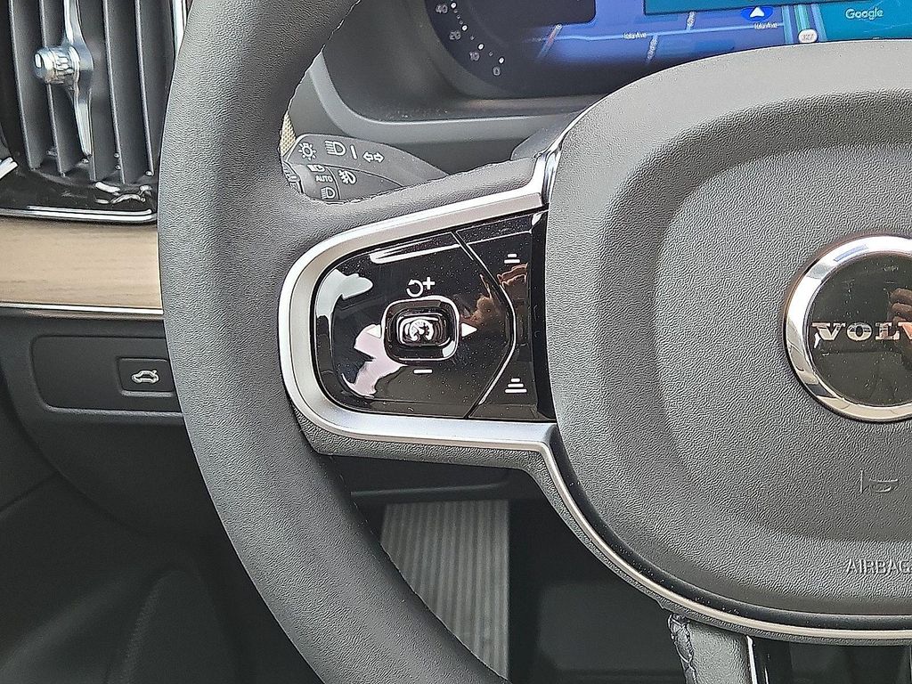 2026 Volvo XC90 PLUS, B6 AWD GAS (MILD HYBRID), GASOLINE, BRI — миниатюра 19